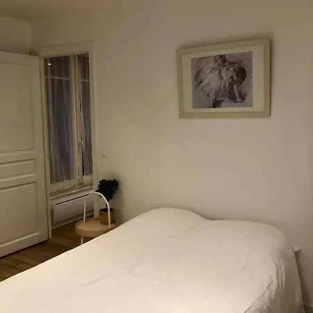 Apartment Rare D'architecte En De Montmartre