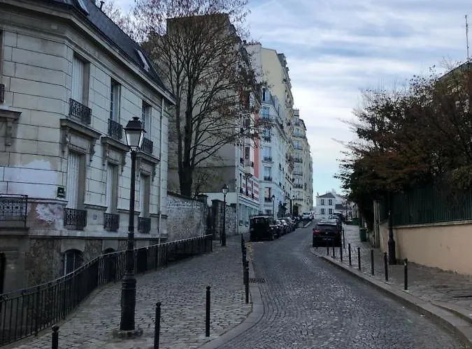 Apartment Rare D'architecte En De Montmartre Paris