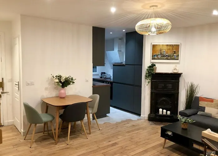 Apartment Rare D'architecte En De Montmartre