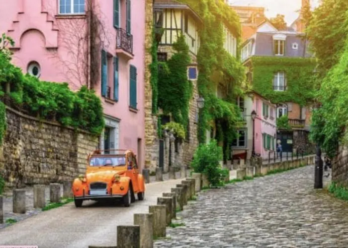 Apartment Rare D'architecte En De Montmartre