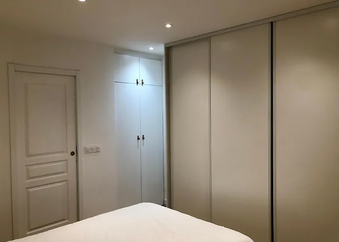 Apartment Rare D'architecte En De Montmartre